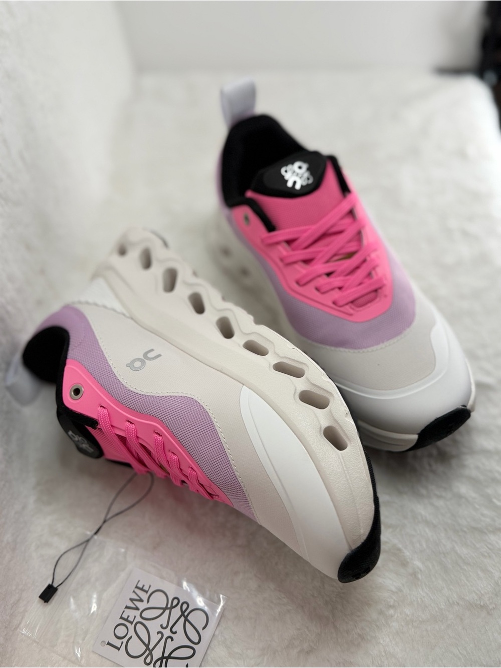 Loewe x On Cloudtilt 2.0 in the 'Pink/White' colorway - Picture 2 of 7